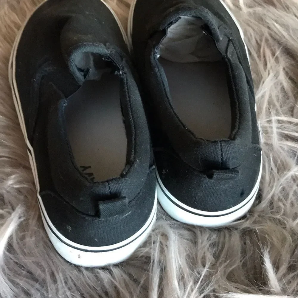 Old Navy canvas slip on shoes girls 1 black